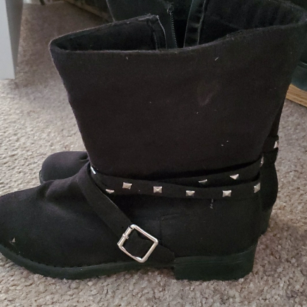 Black boots